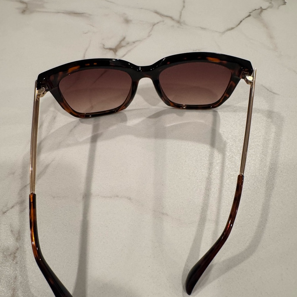 Diff Tortoise Shell Sunglasses - image 4